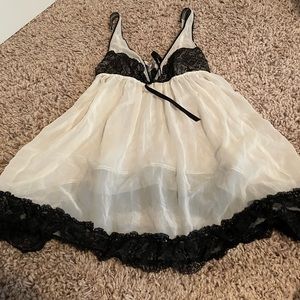 Victoria’s Secret NWOT cream and black babydoll
